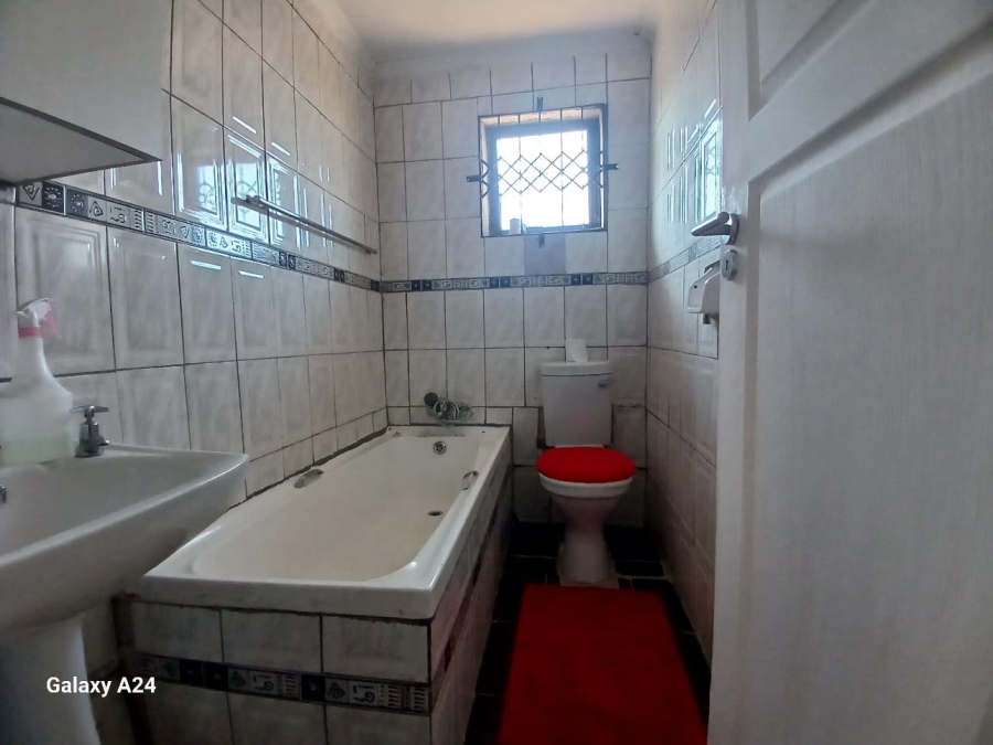 2 Bedroom Property for Sale in Mdantsane Nu 17 Eastern Cape